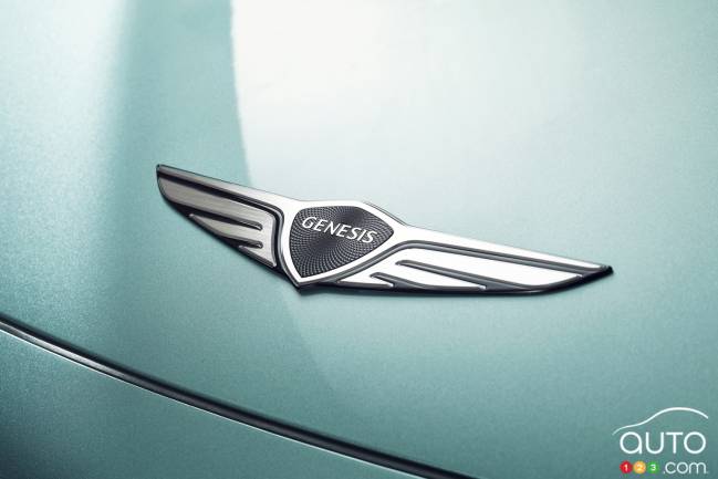 2023 Genesis GV60, badging